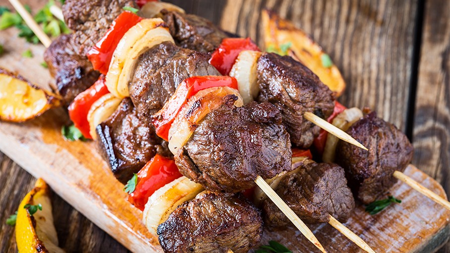 Image of Grilled skewers with beef fillet and vegetables