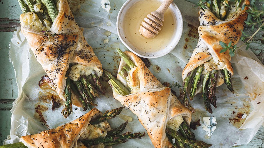 Image of Leckere Spargel-Taschen mit Honig
