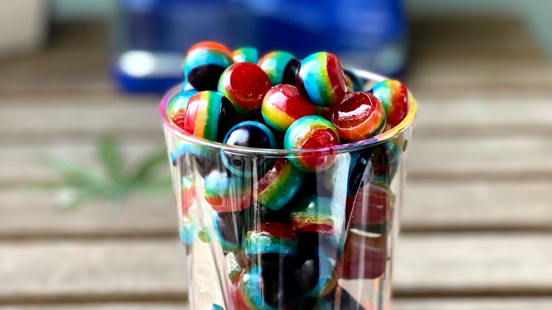 https://images.getrecipekit.com/20210730025028-rainbow-gummy-candy-levo.JPG?aspect_ratio=16:9&quality=90&auto_optimize=medium