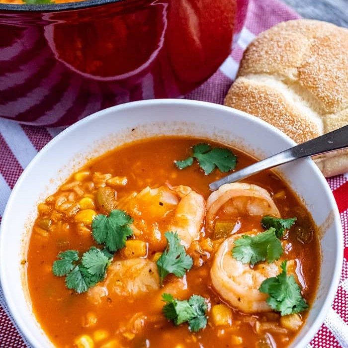 https://images.getrecipekit.com/20210805145912-CAJUN-SHRIMP-SOUP-RECIPEfirst_image__2_.jpg?aspect_ratio=1:1&quality=90&