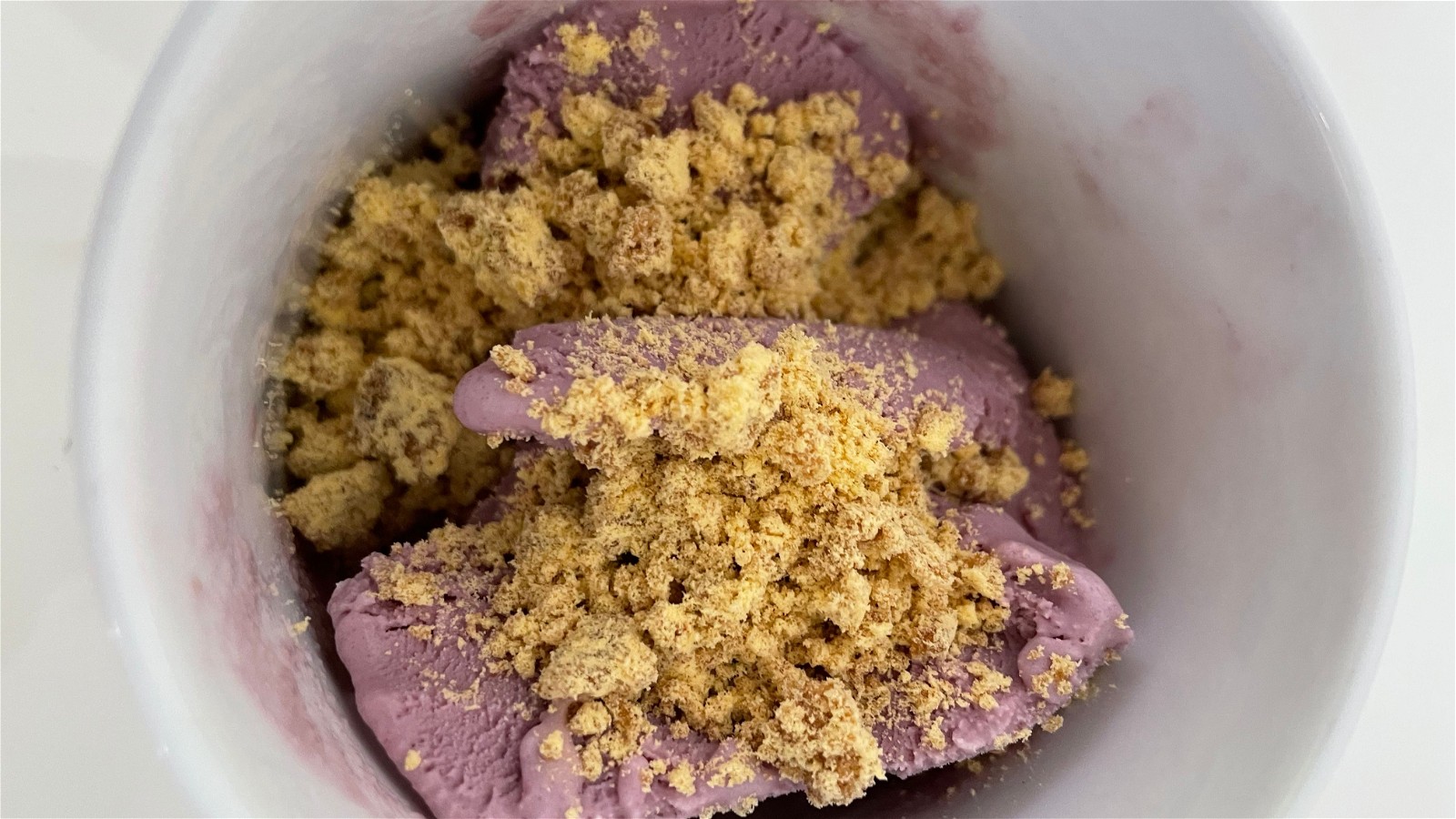 Image of Ice Cream Topping with Egg Yolk Powder