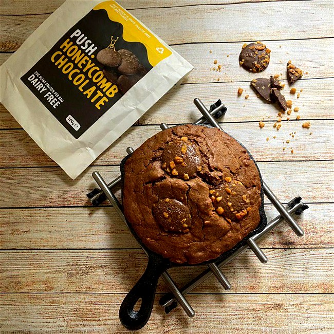 Image of THE ULTIMATE VEGAN SKILLET PEANUT COCOA COOKIE 🍪