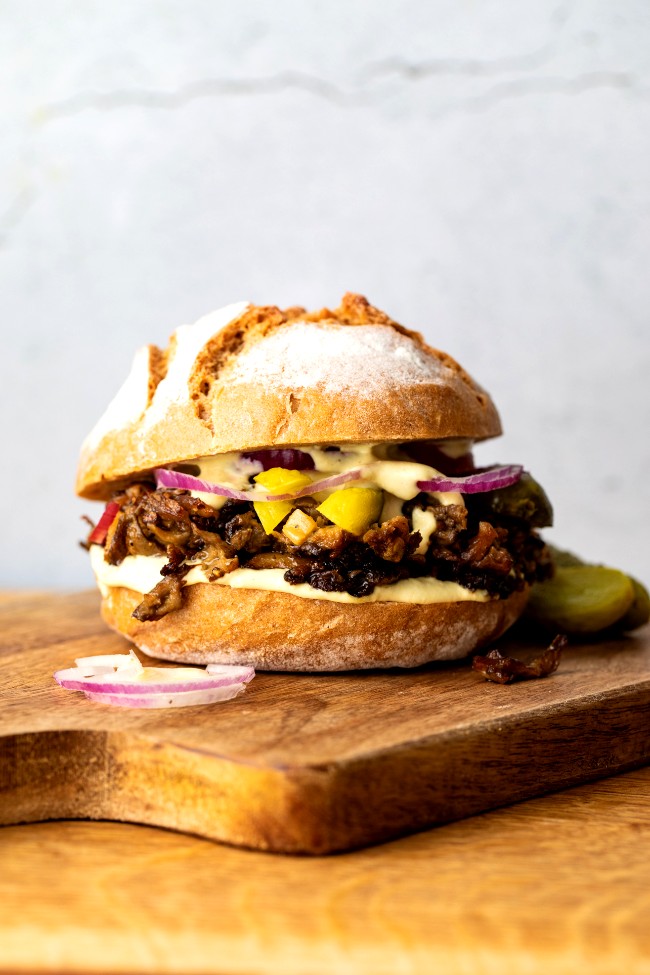 Image of Veganer Pulled-Pilz Burger (ohne Soja)