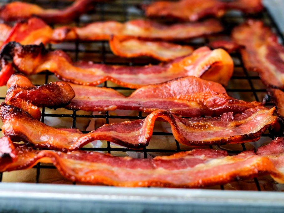 https://images.getrecipekit.com/20210824194014-air-fried-bacon-maple-brown-sugar-bacon.jpg?aspect_ratio=4:3&quality=90&auto_optimize=medium