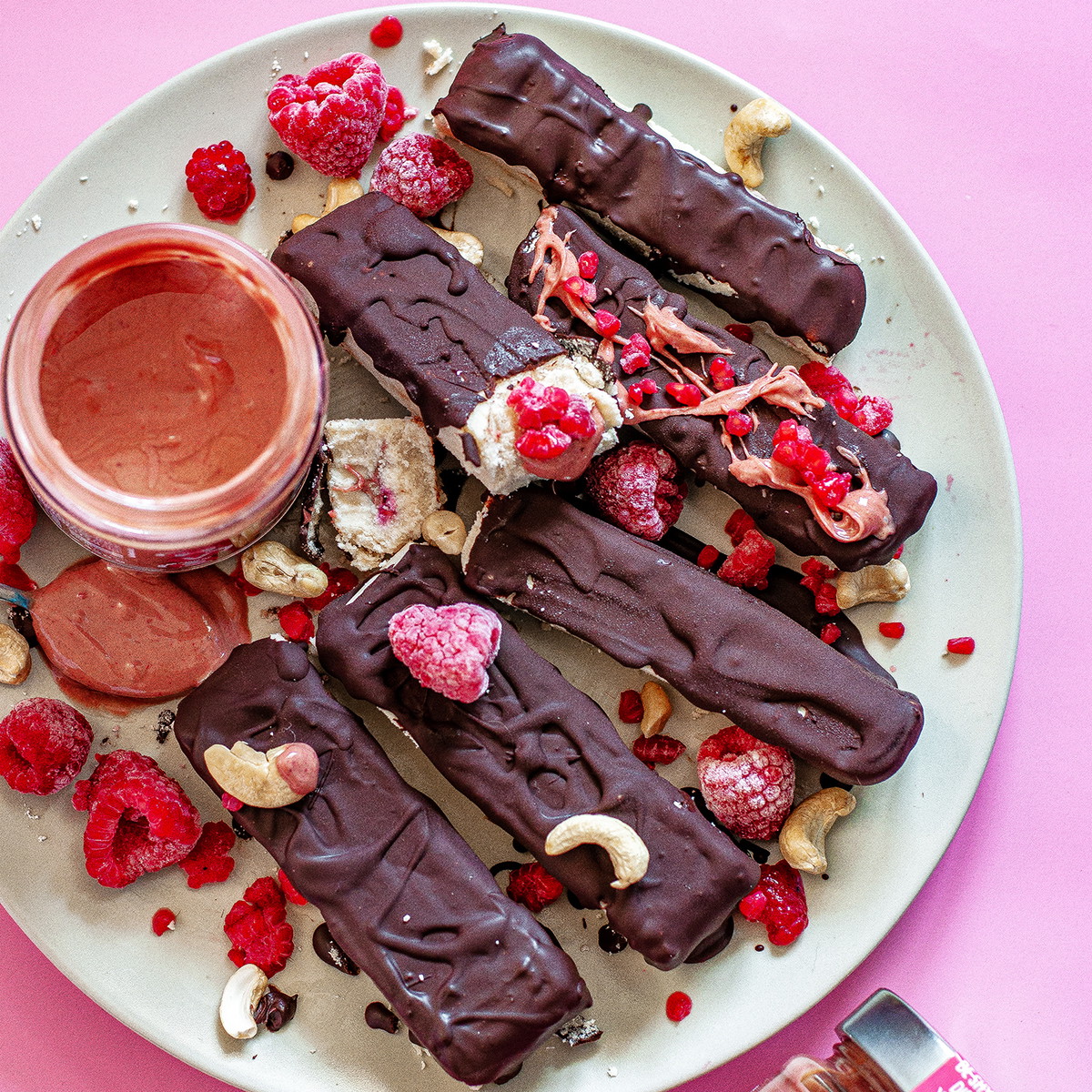Cashew-Kokos-Himbeer Bars