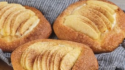 Image of Biscuit Crust Apple Tart