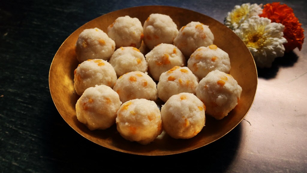 Image of Ganesh Favourite Kudumulu With Coconut Chutney