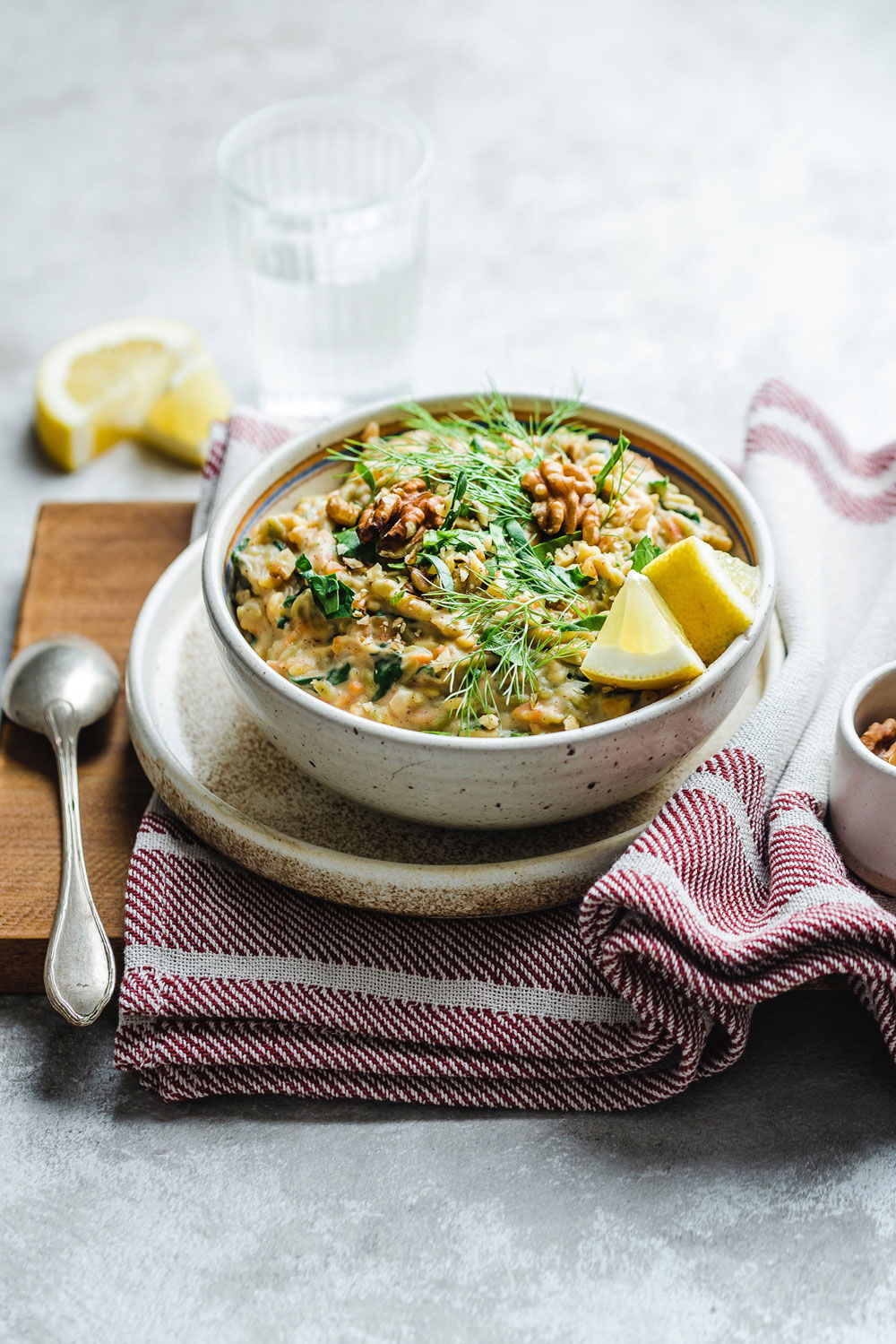 Risoni-Risotto mit Walnüssen, Spinat und Zitrone - Planet Plant-Based