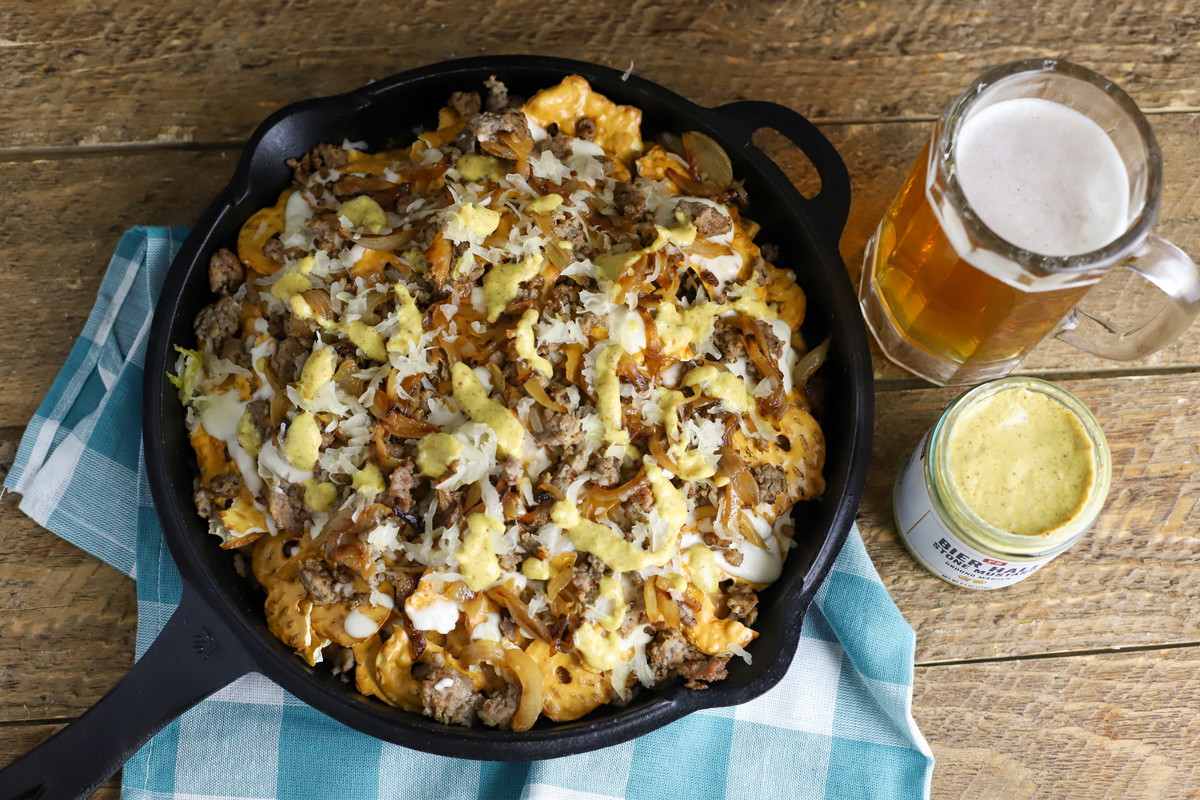 Pretzel Brat-chos