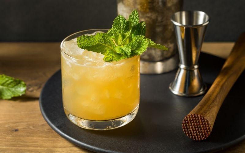 Brown Sugar Grapefruit Whiskey Smash