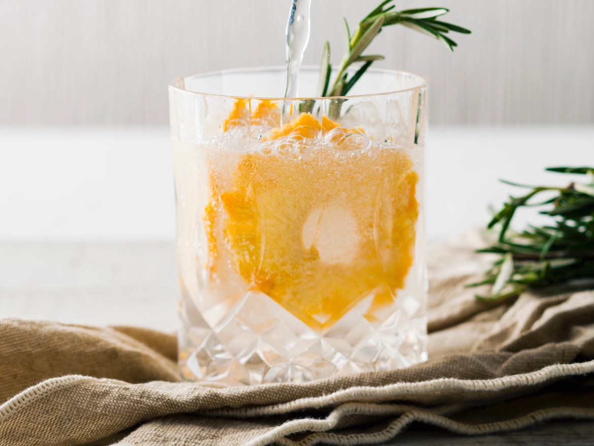 Gin and Tonic with Rosemary and Orange – Jim & Tonic