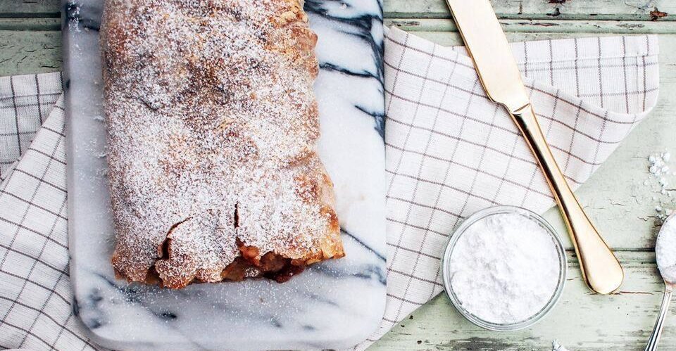 Apple Streusel Cake | Everyday Cooks