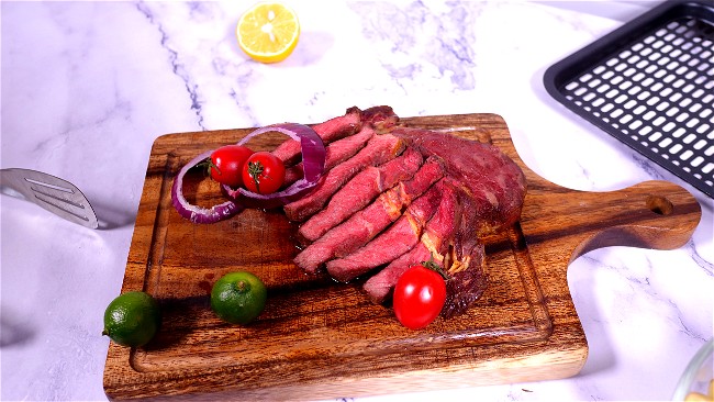 Image of Rib-Eye Steak in Air fryer