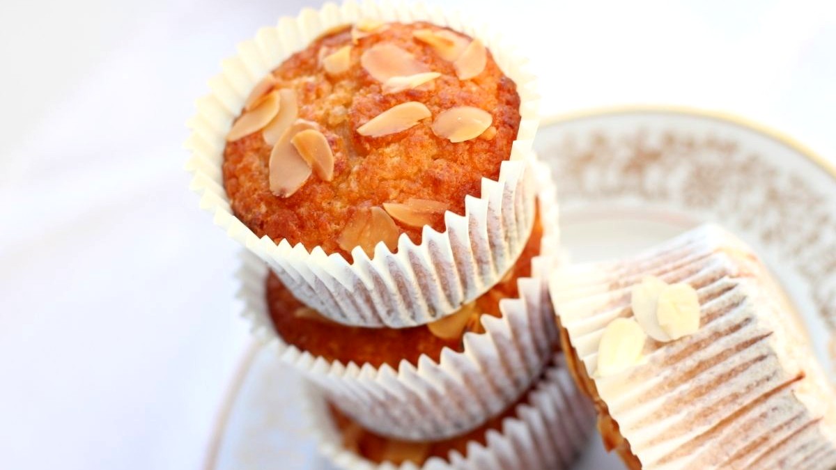 Image of Almond Cupcakes