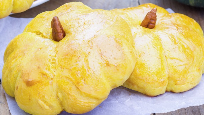 Image of Pumpkin Dinner Rolls
