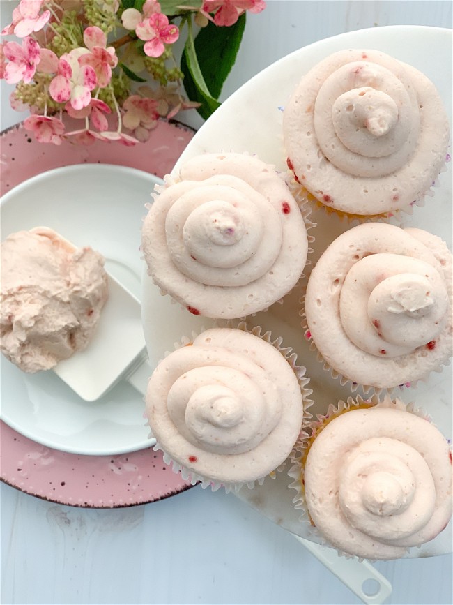 Image of Strawberry Cream Cheese Frosting