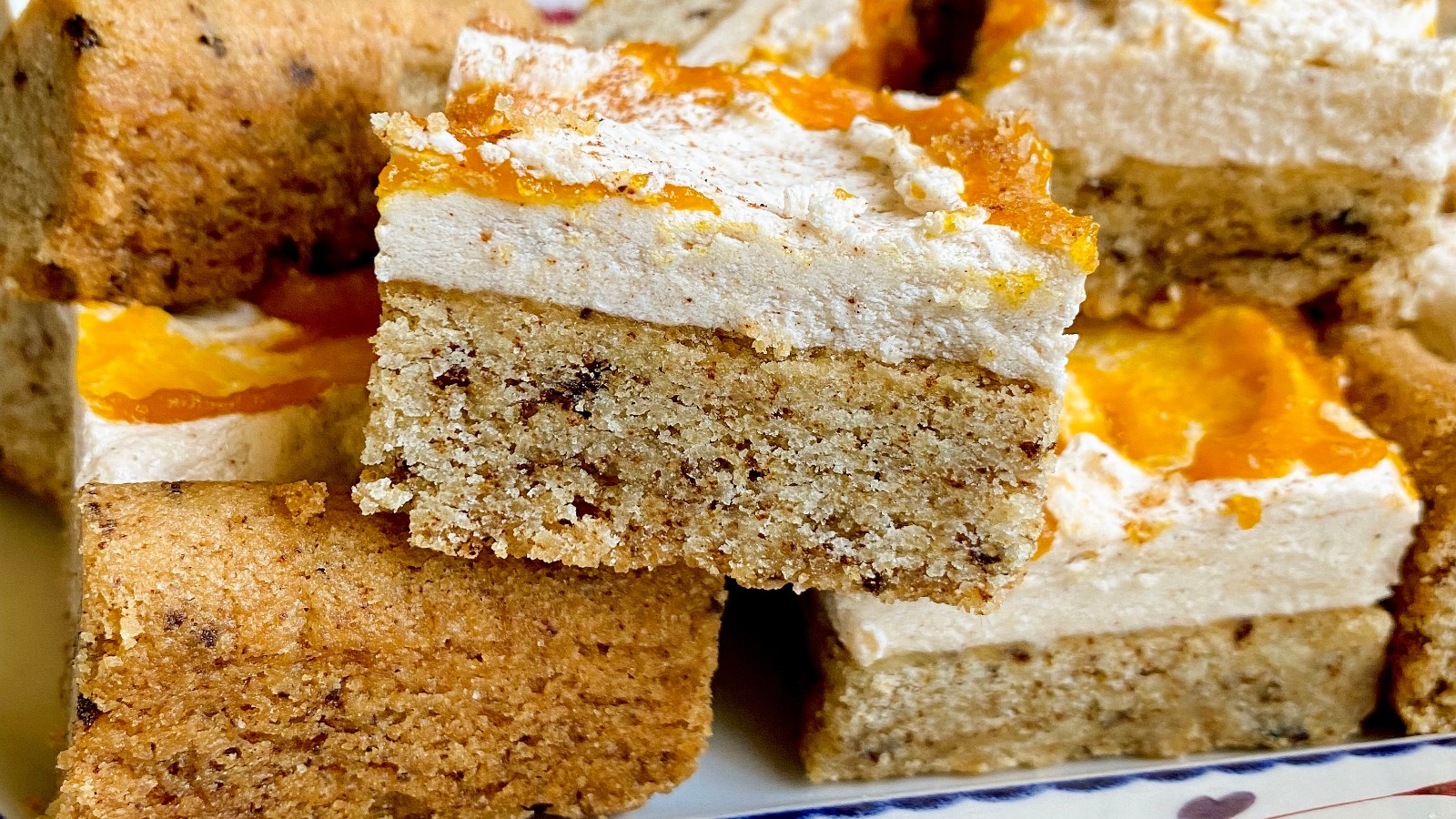 Image of Pumpkin Chai Latte Cookie Bars