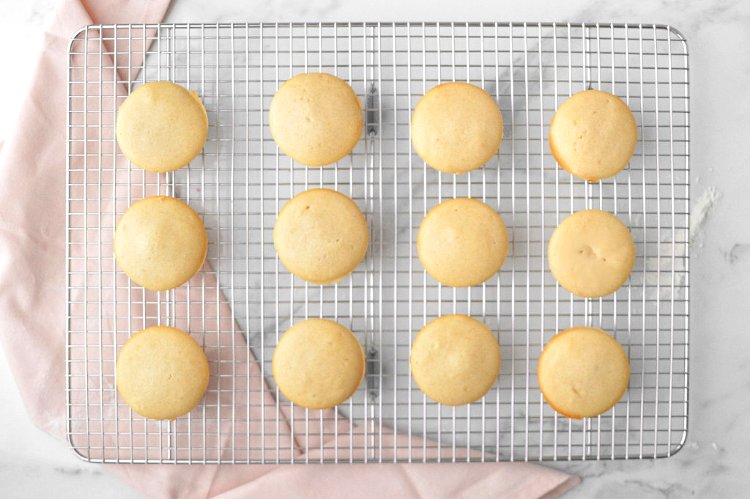 Image of Allow the cupcakes to cool for 5 minutes and then...