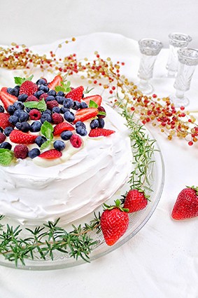 Image of Pavlova de Berries