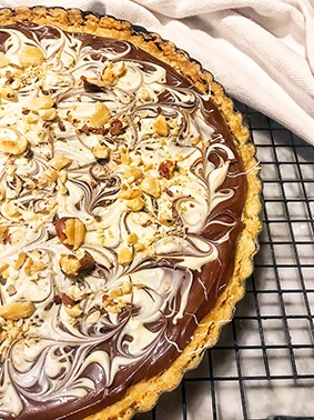 Image of Tarta de caluga, chocolate y avellanas