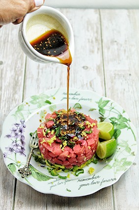 Image of Tártaro de atún con Dukkah y aceite de oliva caliente