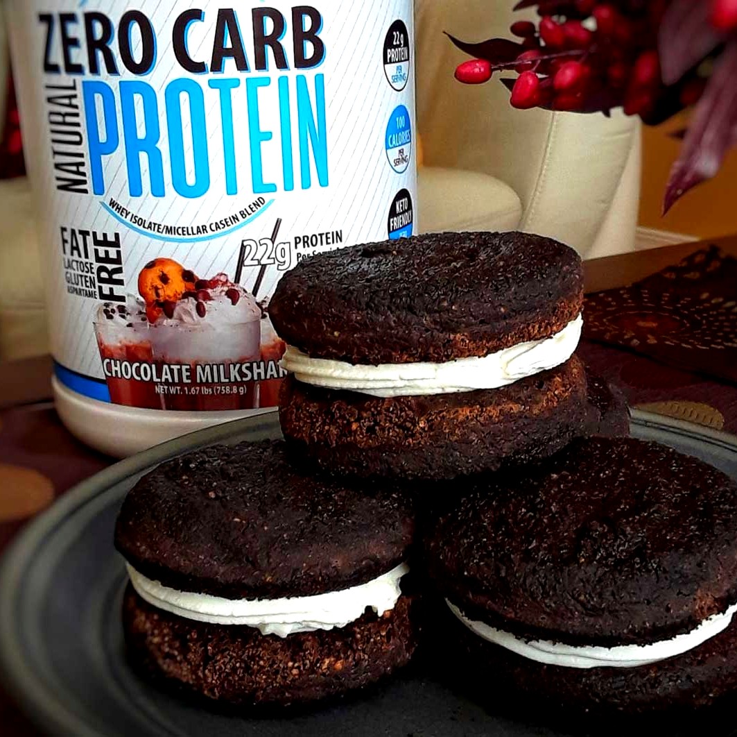 https://images.getrecipekit.com/20211028175452-oreo-inspired-whoopie-pies.jpg?aspect_ratio=1:1&quality=90&auto_optimize=medium