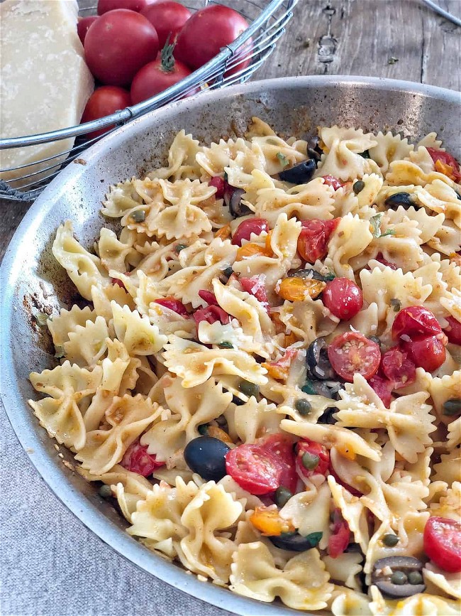 Image of Bow-Tie Pasta with Cherry Tomatoes & Fresh Basil