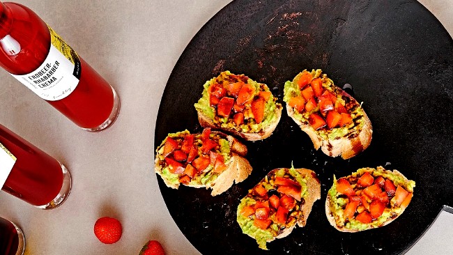 Image of Avocado-Basilikum Bruschetta Rezept