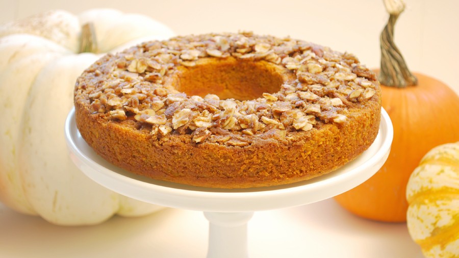 Image of Pumpkin Bread with Almond Crumble Topping (or Pumpkin Loaf Cake)