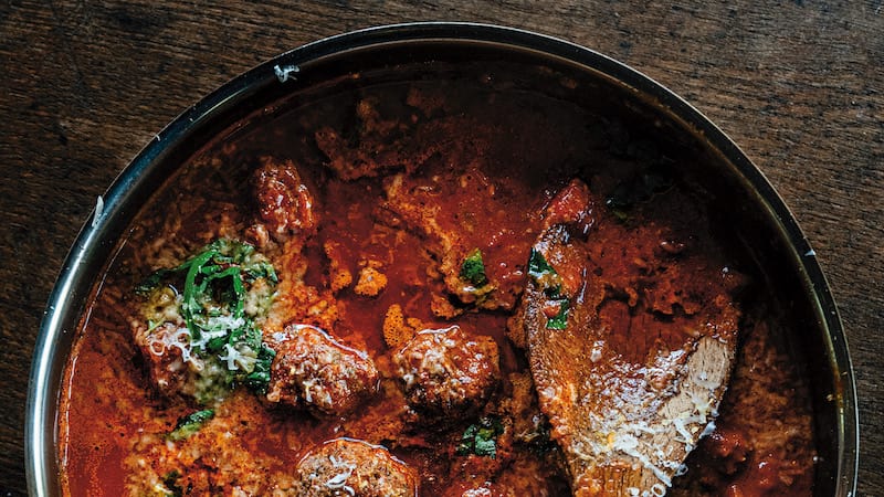 Wildschweinfleischbällchen in Tomatensauce