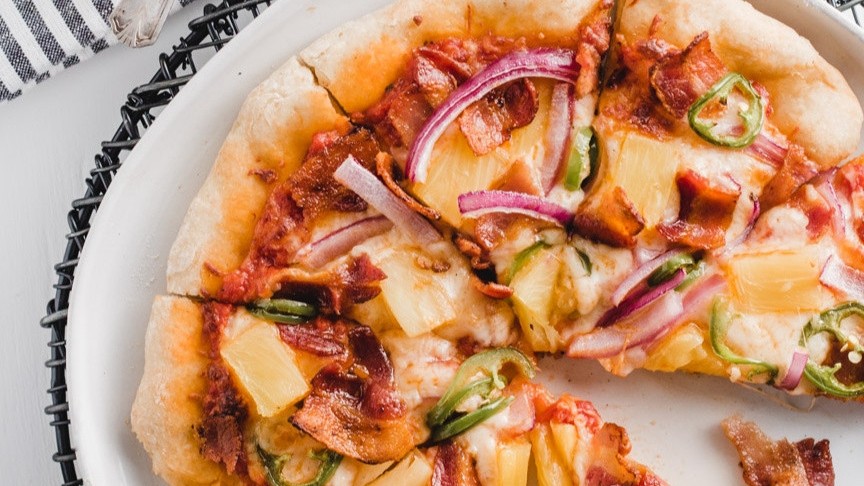 Image of Spicy Hawaiian Bacon Pizza