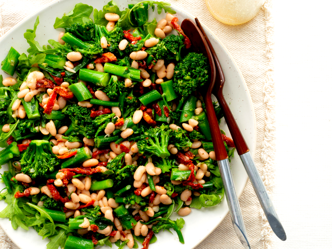 https://images.getrecipekit.com/20211119194622-ig-red-white-and-green-winter-salad.png?aspect_ratio=4:3&quality=90&auto_optimize=medium