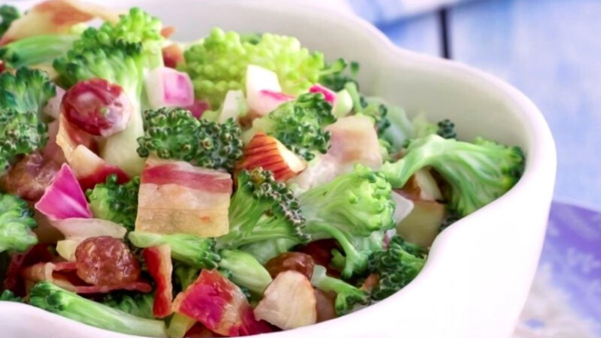 Image of Almond Broccoli Salad with Turkey