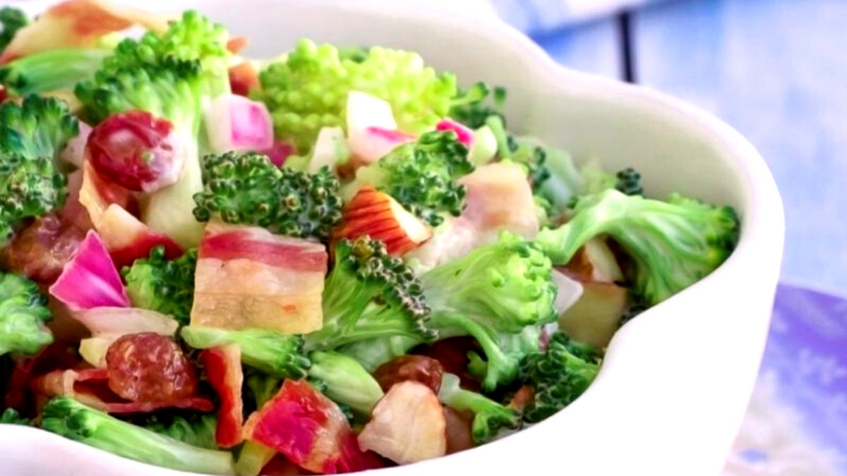 Image of Almond Broccoli Salad with Turkey