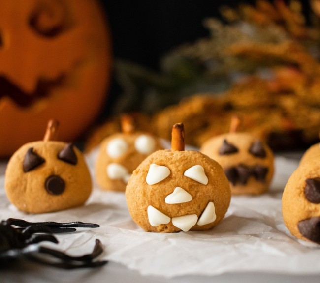 Image of Kid-Friendly Vegan No Bake Pumpkin Spice Balls