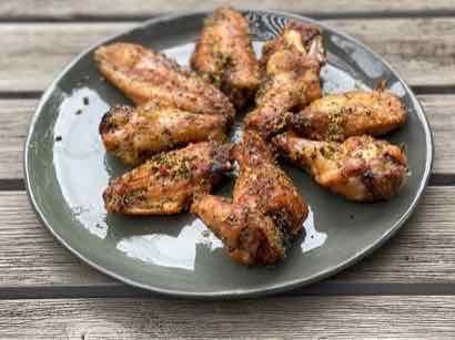 Image of Big Green Egg: Lemon Pepper Chicken Wings
