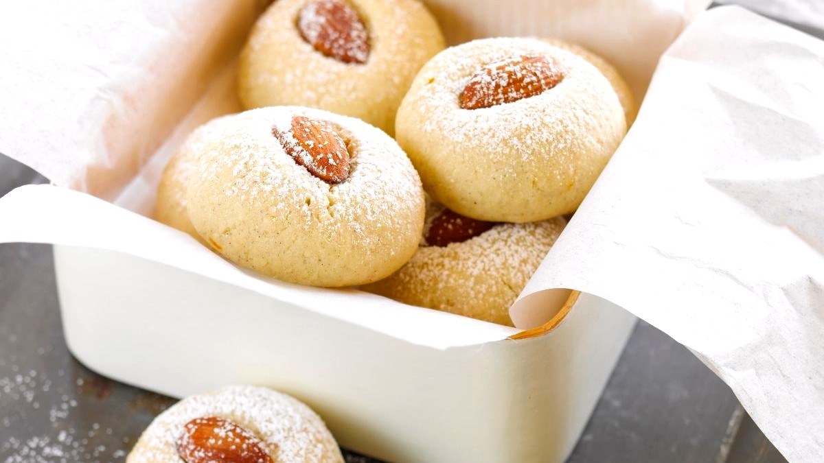 Image of Almond Orange Cardamon Cookies