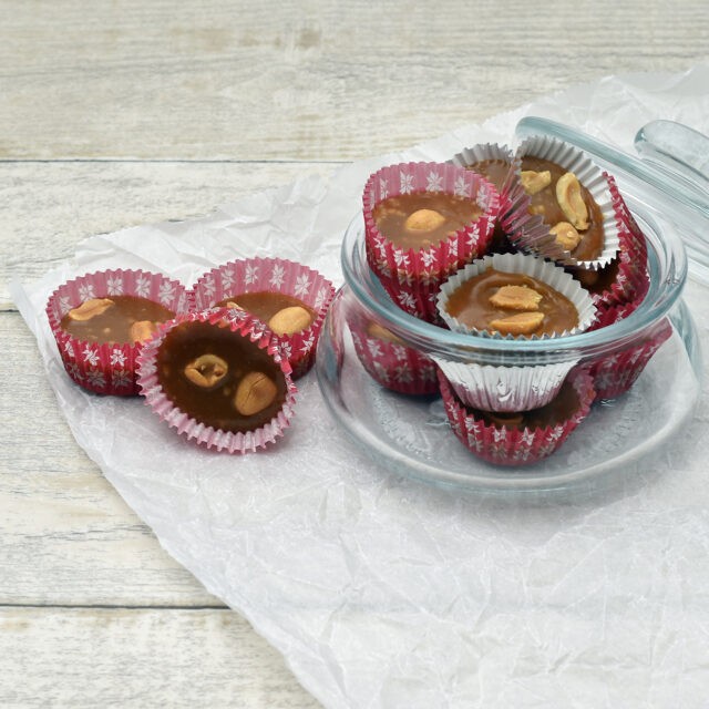 Image of Peanut toffee bites with Sukrin Syrup