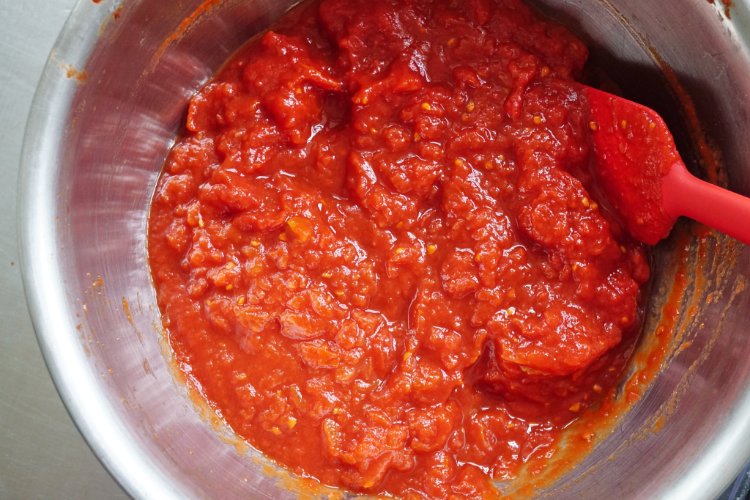 Image of Reserve unused sauce in the fridge for up to a...