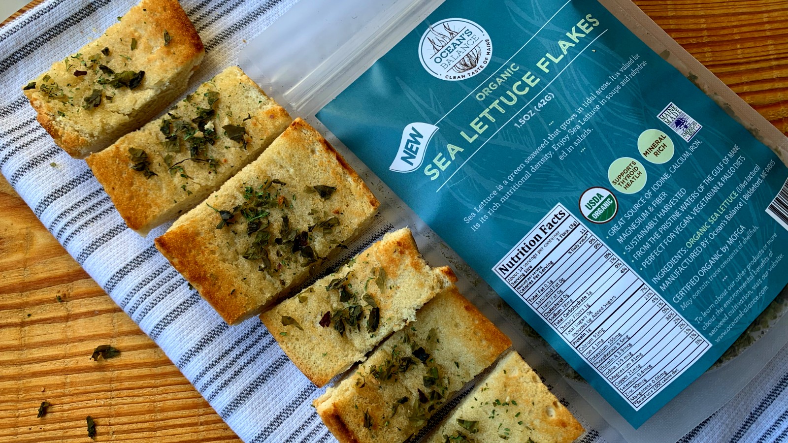 Image of Garlic Bread with Sea Lettuce Flakes