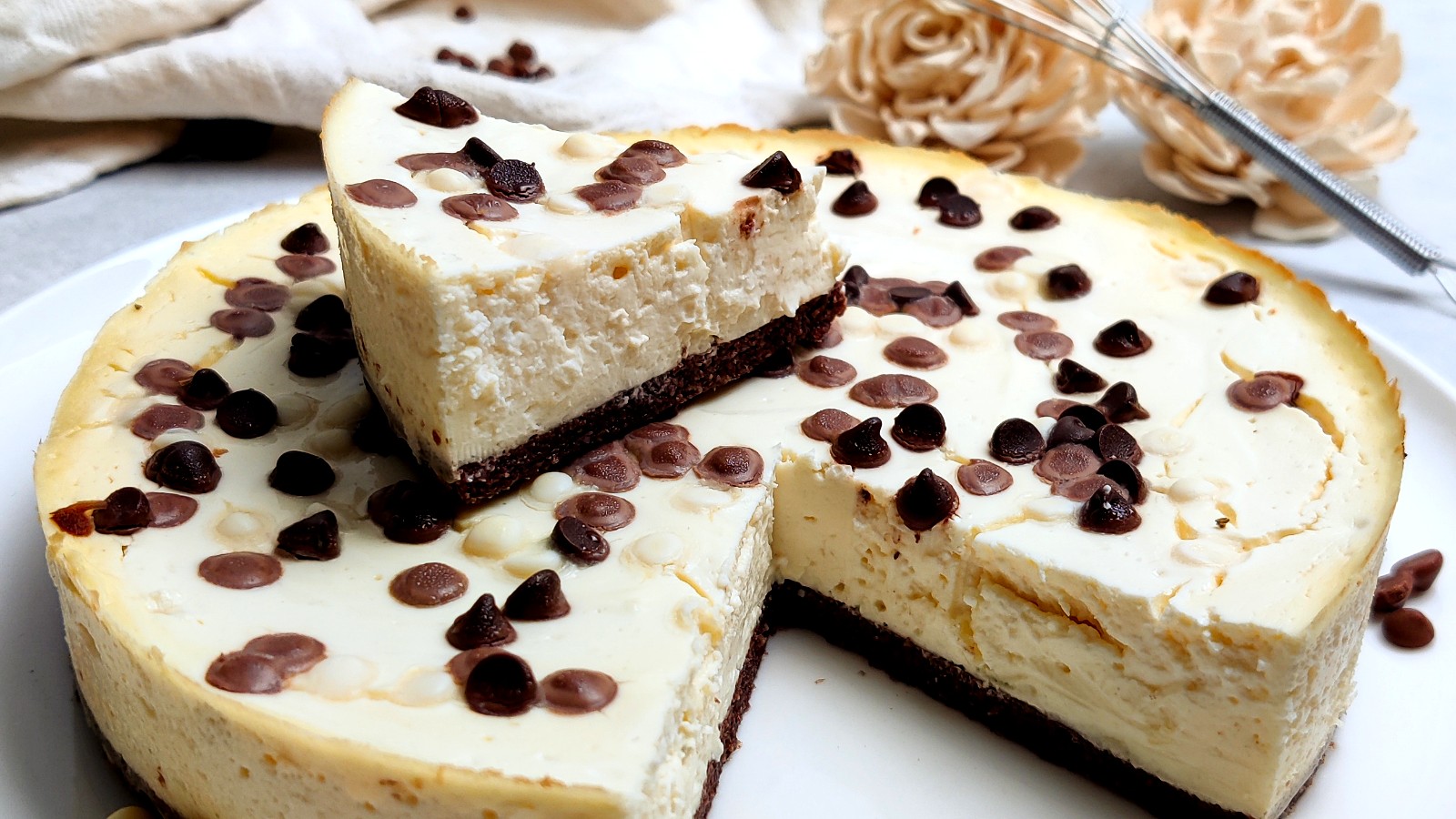 Image of TRIPPLE CHOCOLATE CHEESECAKE