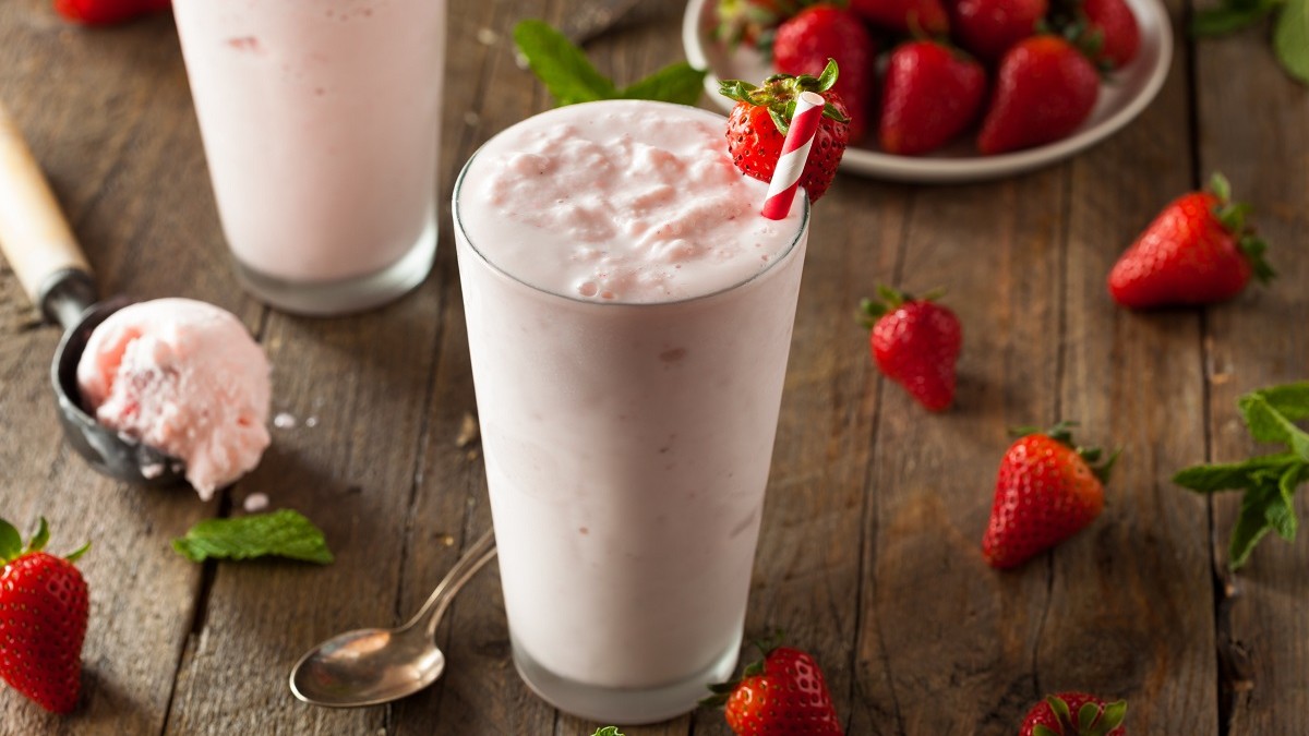 Image of ERDBEER-YOGURT-SHAKE