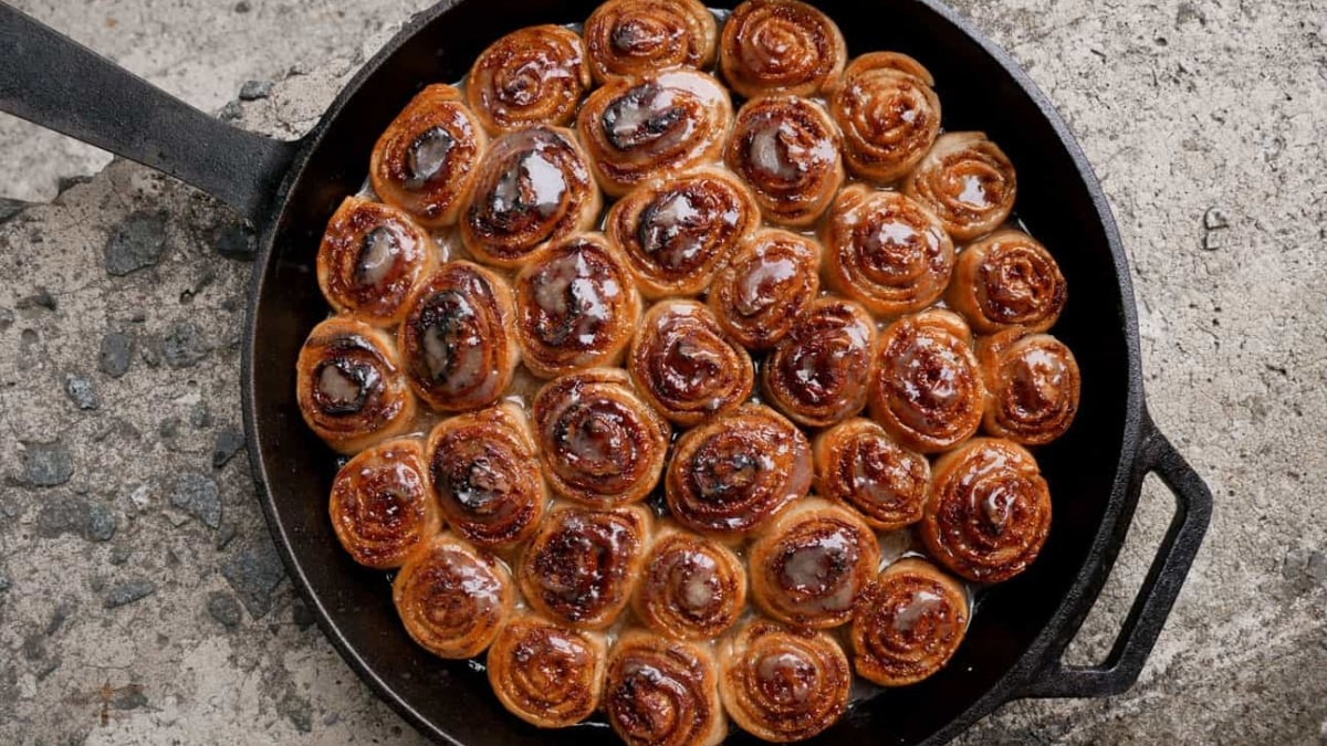Image of Sticky Gingerbread Rolls