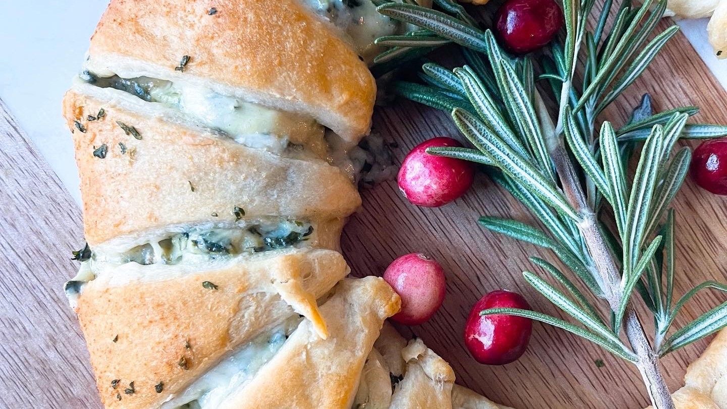 Image of Spinach Artichoke Christmas Wreath