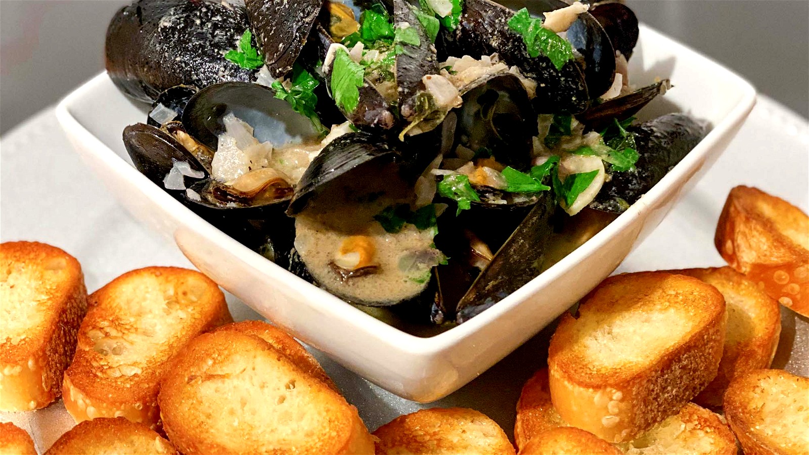 Image of Mussels in White Truffle Oyster Bay Wine Sauce
