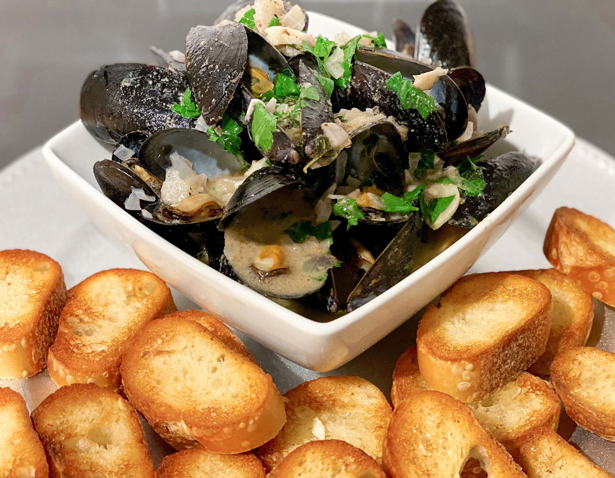 Mussels in White Truffle Oyster Bay Wine Sauce