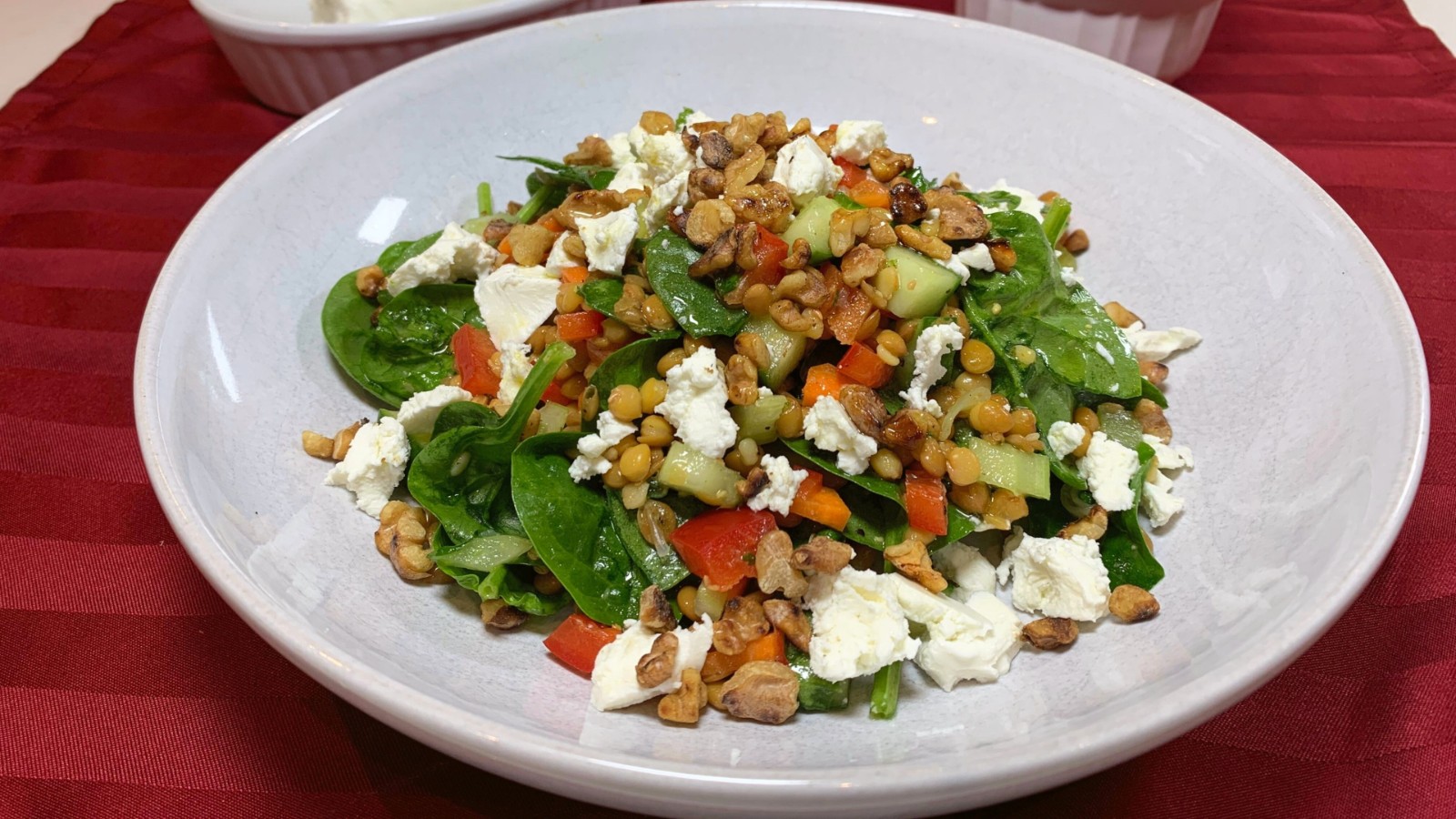 Image de Salade de lentilles copieuse avec vinaigrette légèrement épicée au cumin et au citron vert