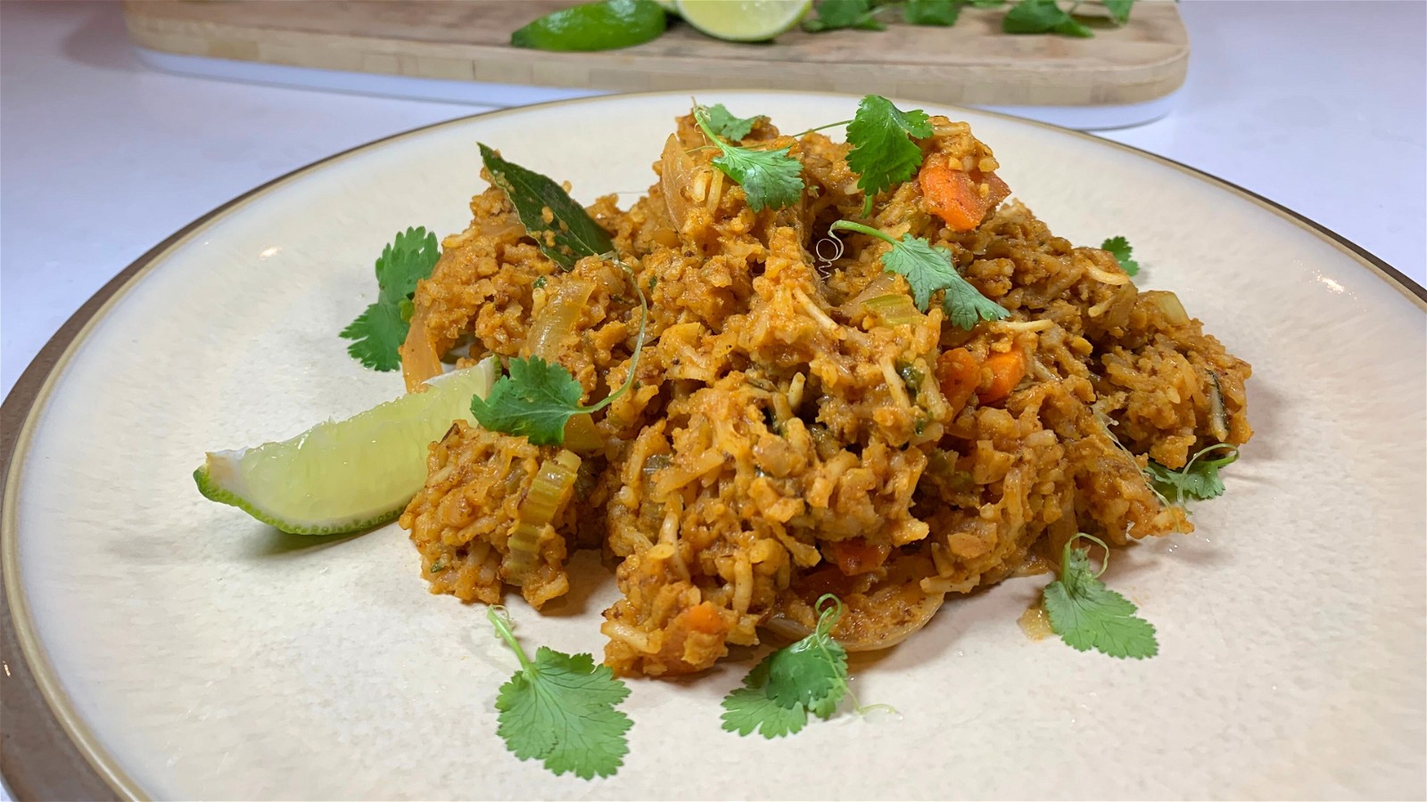 Image de Biryani épicé chaud avec Incredible Sol à base de plantes