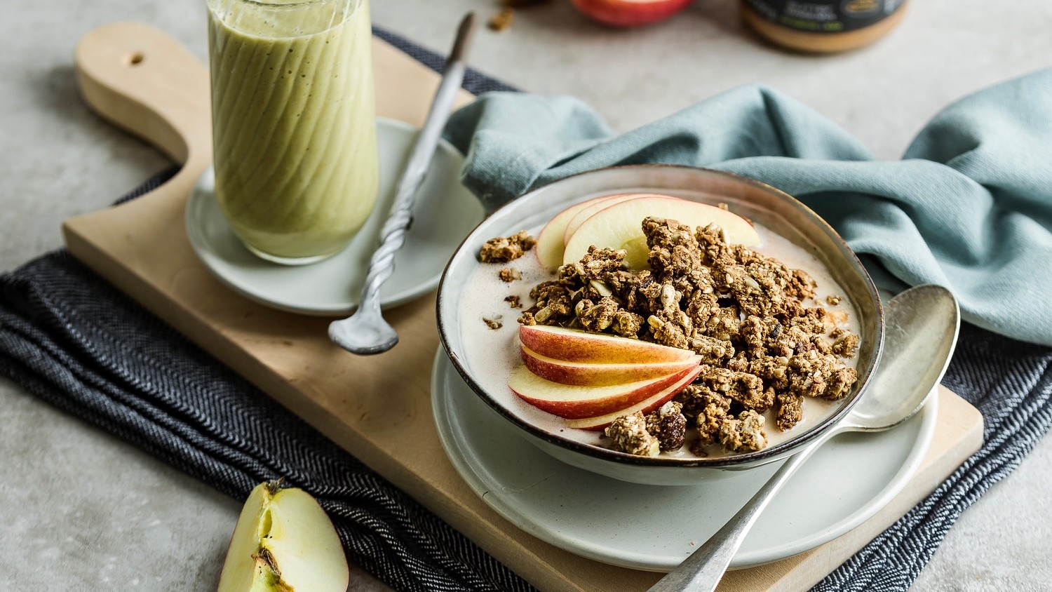 Image of Spiced pear and avocado smoothie
