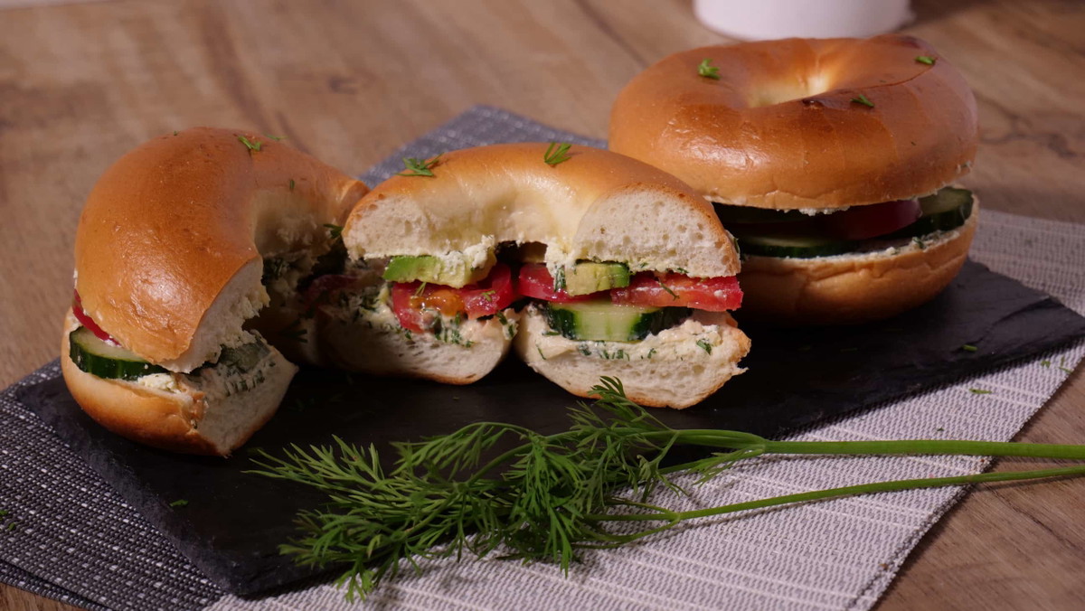 Bagel Veggie Sandwich with Garlic Dill Cream Cheese